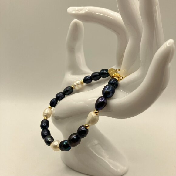 Pearl Bracelet BLUE + White Freshwater Pearls + Real Gold beads magnetic clasp - Picture 10 of 13